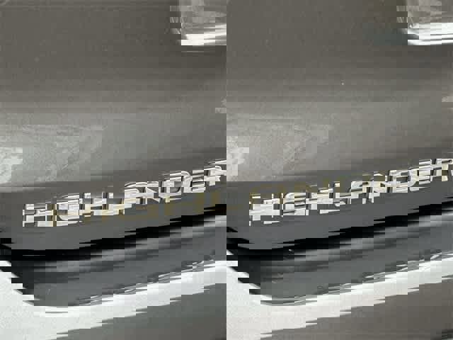 Used 2022 Toyota Highlander XLE image 31