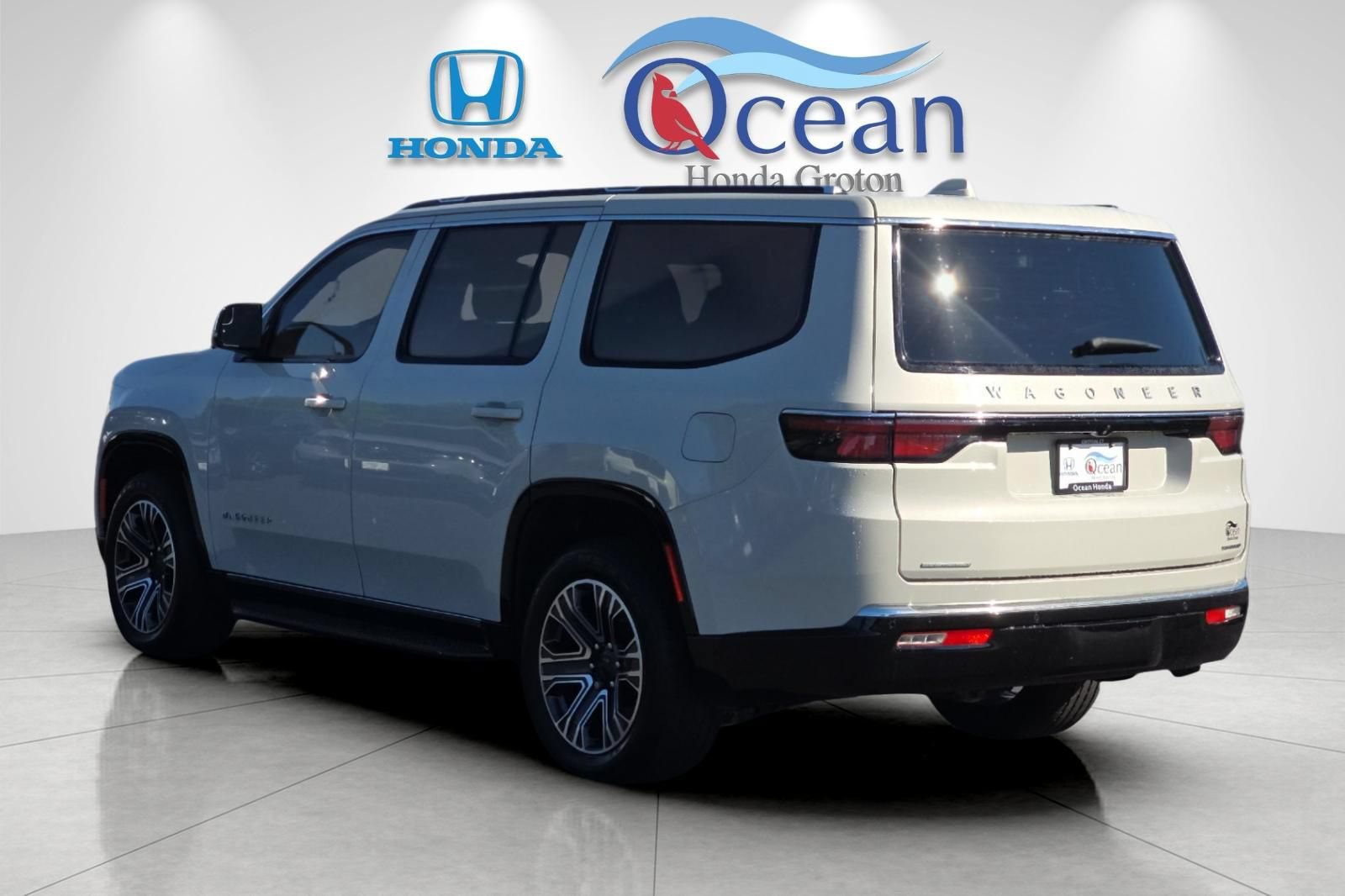 Used 2022 Jeep Wagoneer Series III w/ Convenience Group I AWD/4WD image 5