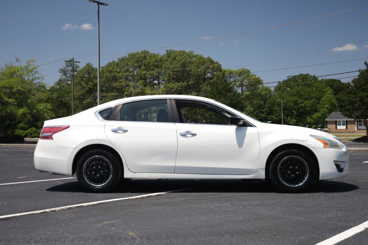 Used 2013 Nissan Altima 2.5 S FWD image 6