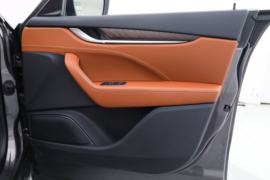 Certified 2023 Maserati Levante Modena AWD/4WD image 9