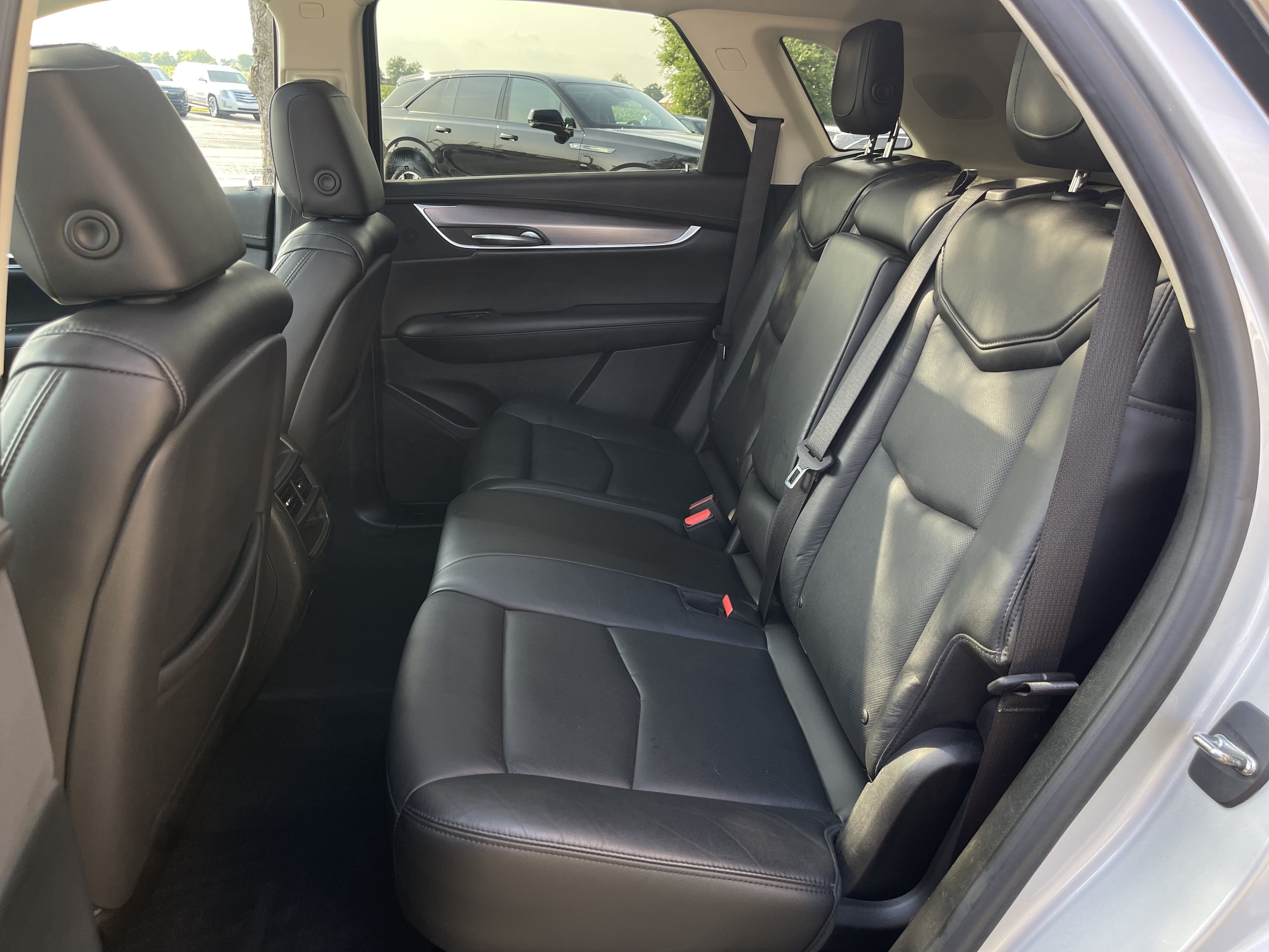 Used 2017 Cadillac XT5 Luxury w/ Driver Awareness Package AWD/4WD image 21