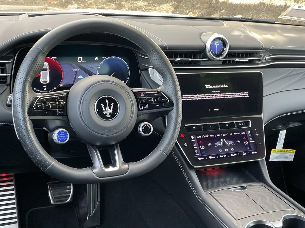 New 2025 Maserati Grecale Modena image 6