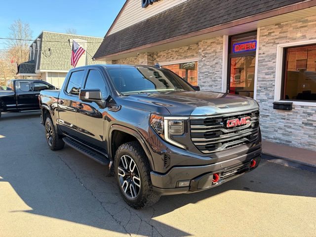Used 2024 GMC Sierra 1500 AT4 w/ Technology Package AWD/4WD image 3