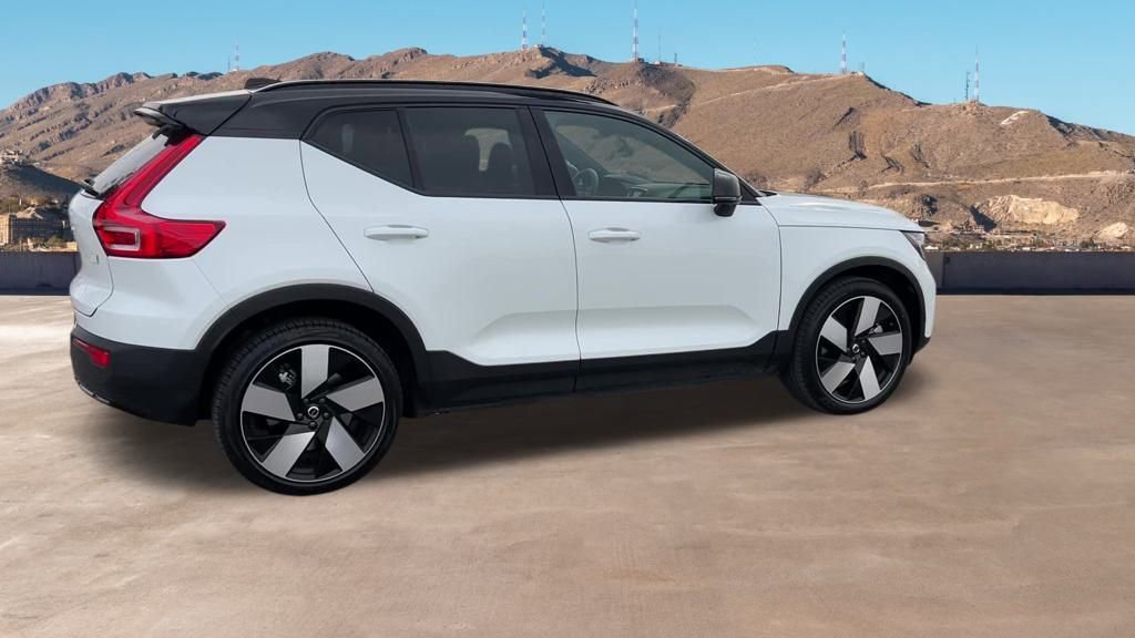 Used 2023 Volvo XC40 Recharge Ultimate w/ Protection Package Premier image 12