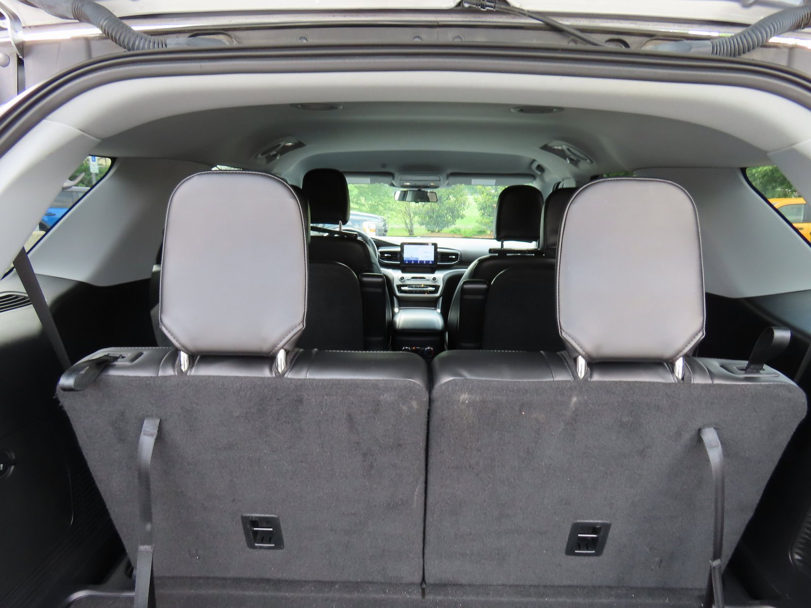 Used 2022 Ford Explorer XLT w/ Equipment Group 202A image 34