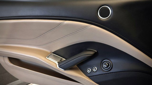 Used 2015 Ferrari California T image 23