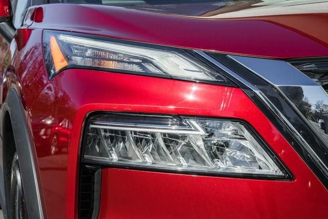 Used 2022 Nissan Rogue SV w/ SV Premium Package image 13