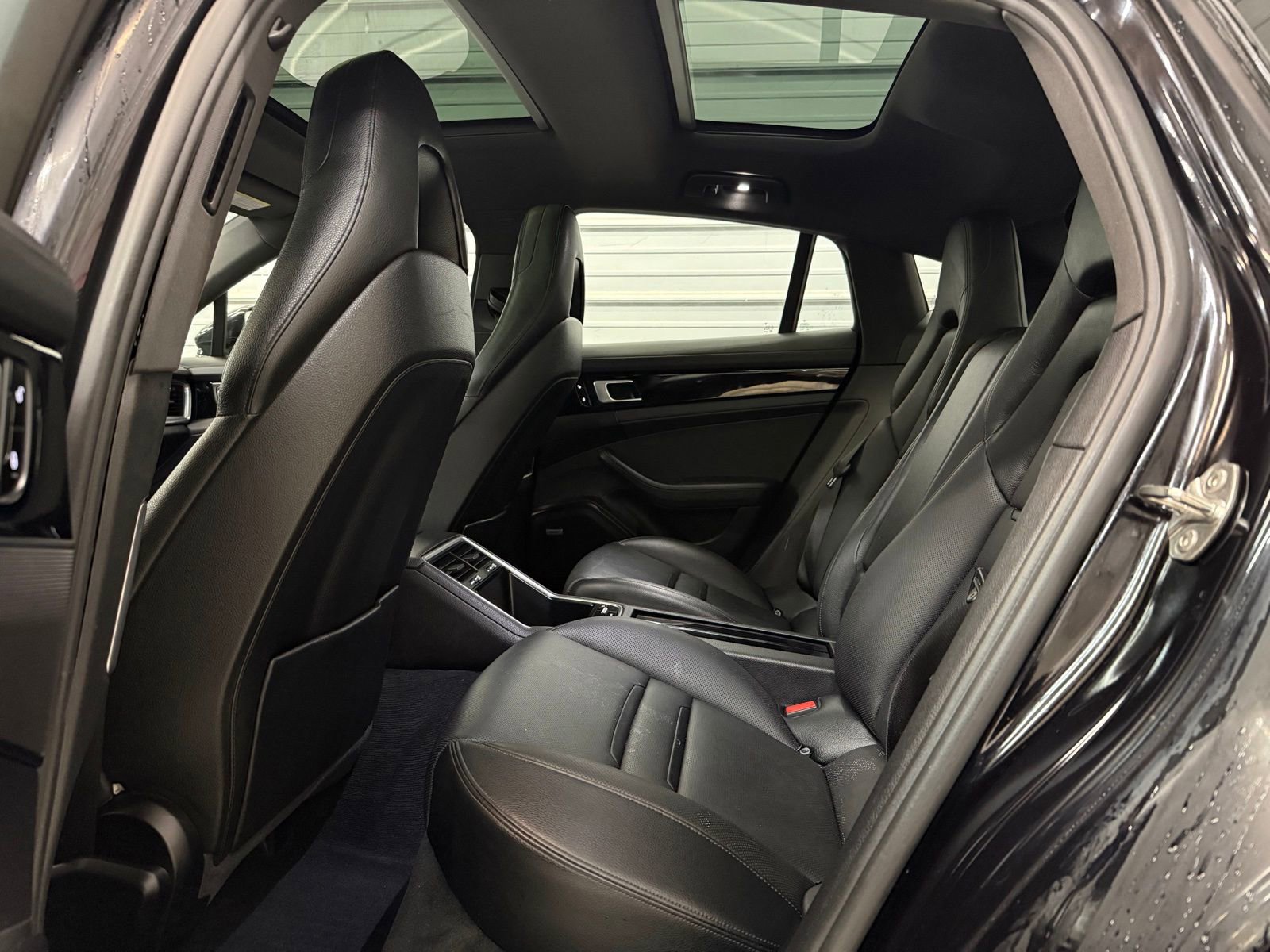 Used 2018 Porsche Panamera 4 image 12