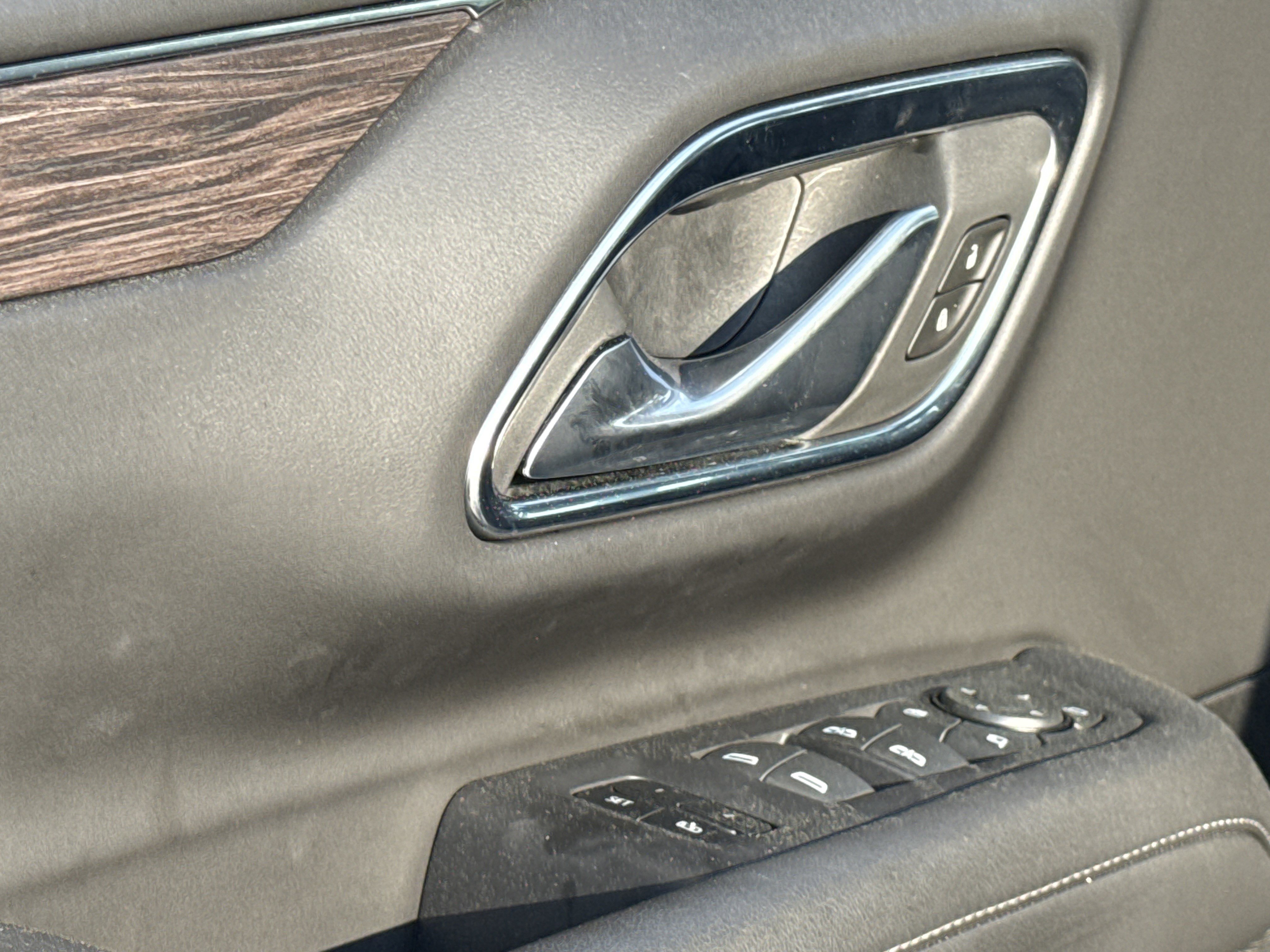 Used 2024 Chevrolet Tahoe Z71 w/ Z71 Off-Road Package image 15