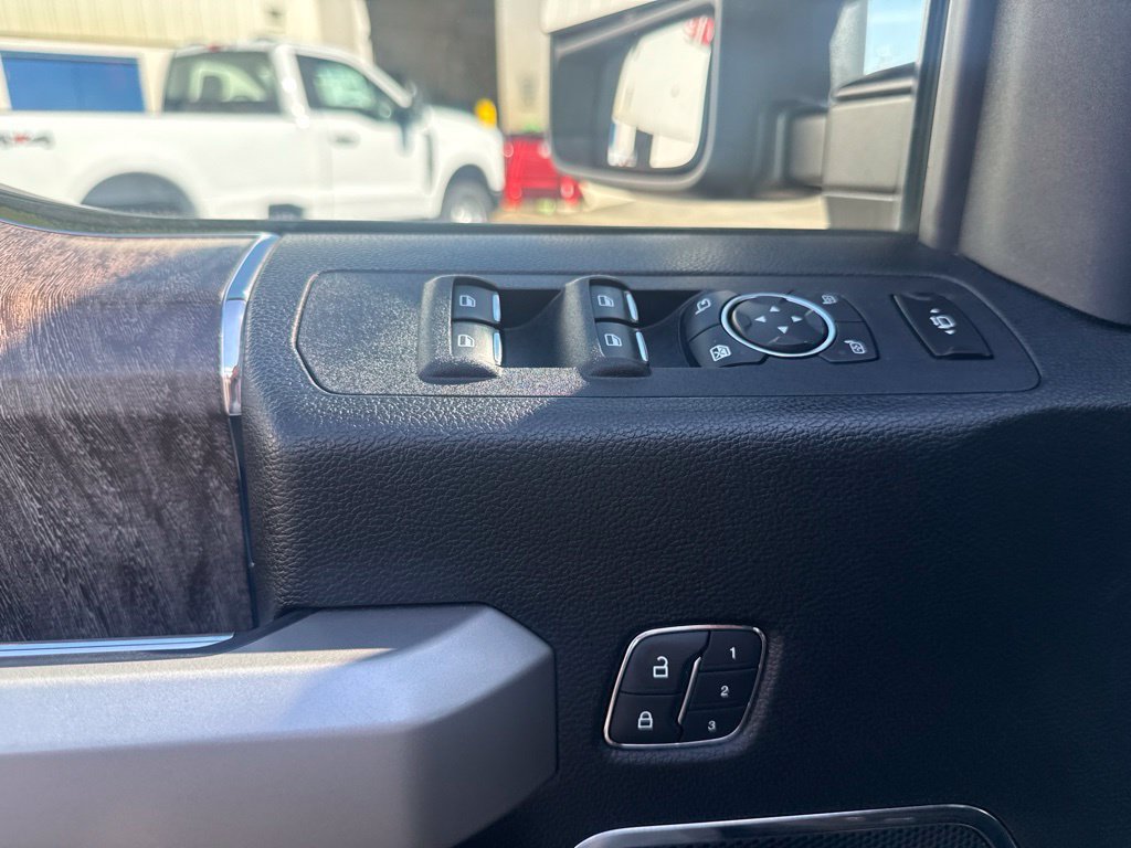 Used 2019 Ford F350 Lariat w/ Lariat Ultimate Package AWD/4WD image 30