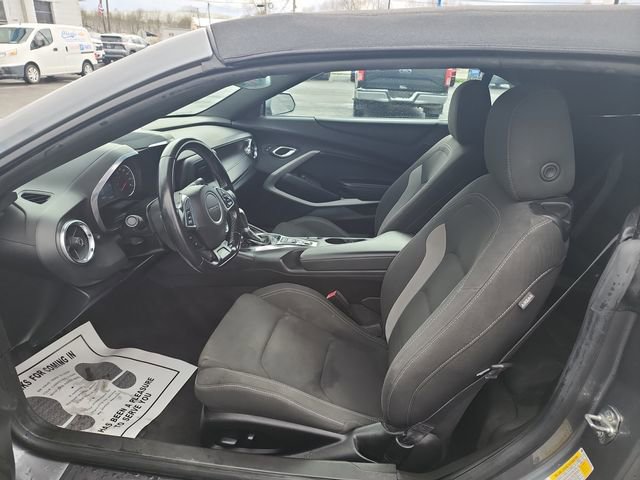 Used 2021 Chevrolet Camaro LT RWD image 18