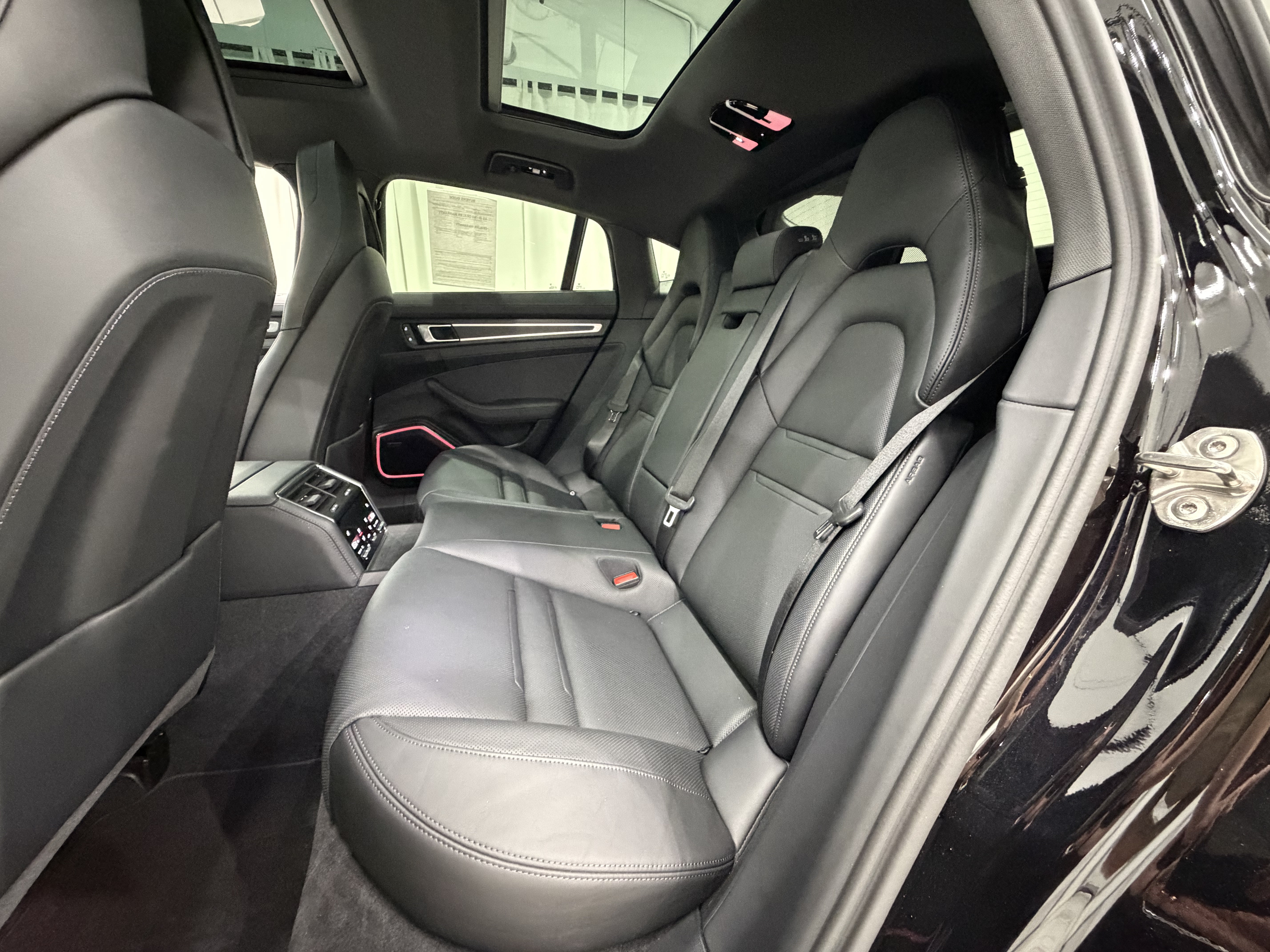 Certified 2023 Porsche Panamera 4 Platinum Edition AWD/4WD image 19