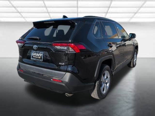 Used 2021 Toyota RAV4 XLE image 28