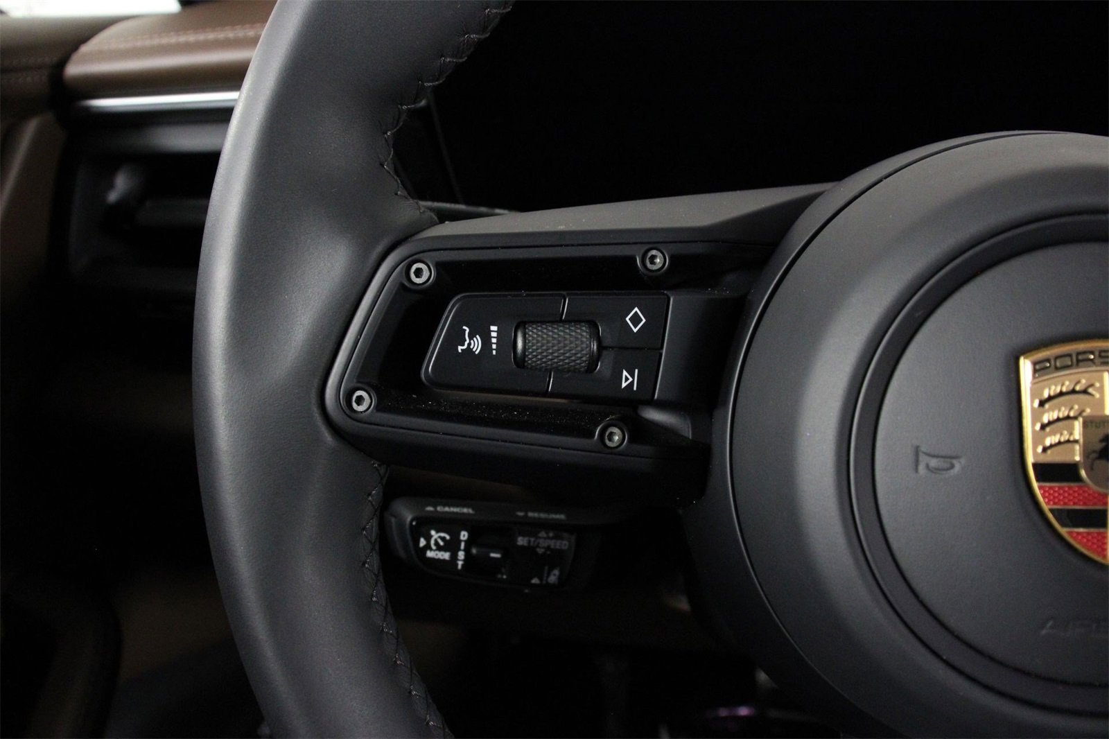 Used 2025 Porsche Macan 4 Electric image 14