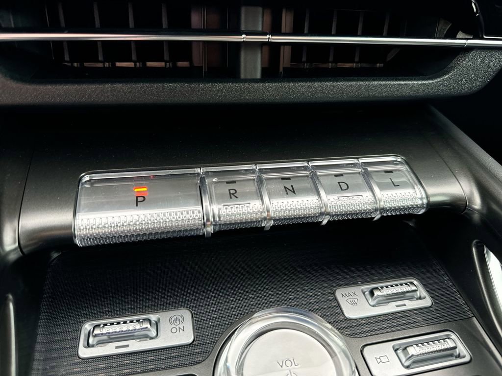 New 2025 Lincoln Nautilus Premier w/ Jet Appearance Package AWD/4WD image 17