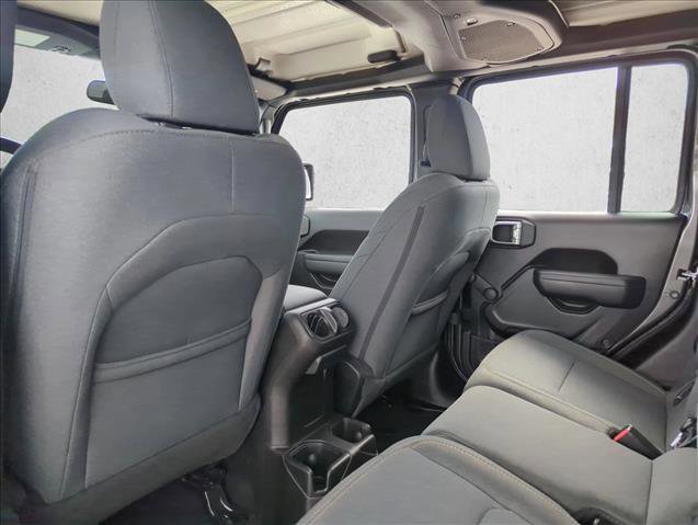 Used 2024 Jeep Gladiator Sport image 19