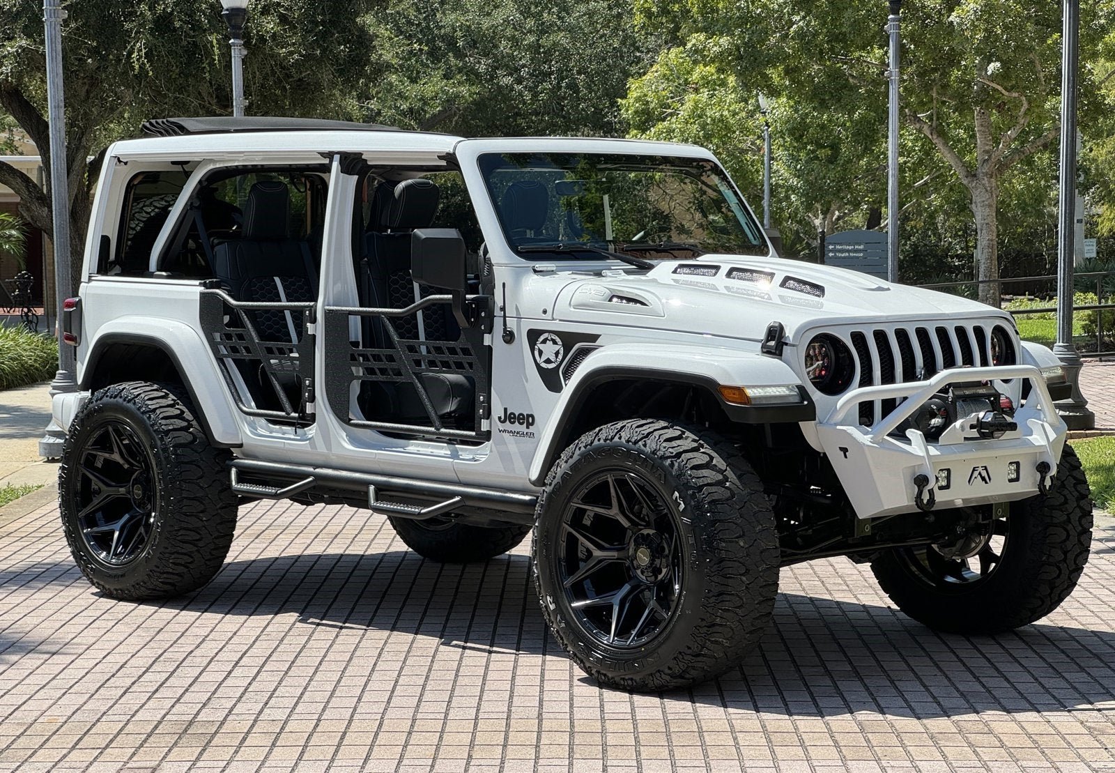 Used 2022 Jeep Wrangler Unlimited Sahara AWD/4WD image 26