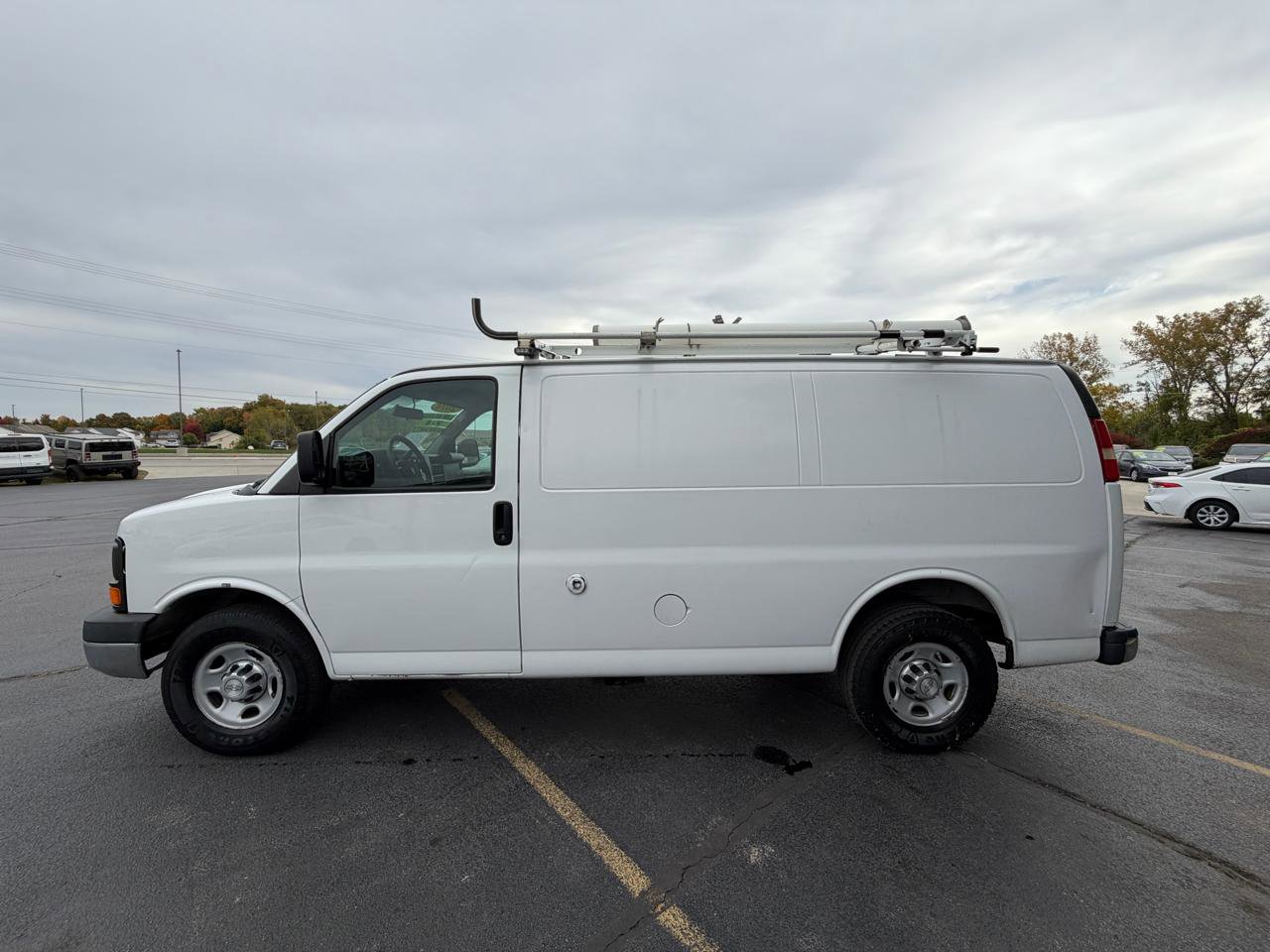 Used 2014 Chevrolet Express 2500 RWD image 6