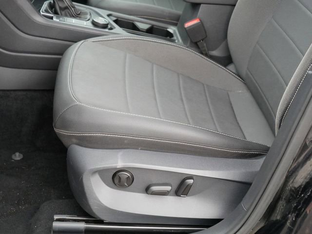 Certified 2024 Volkswagen Taos SE AWD/4WD image 14
