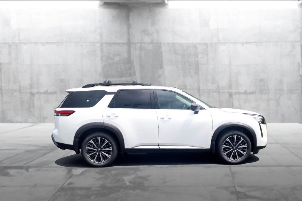 New 2026 Nissan Pathfinder Platinum AWD/4WD image 5