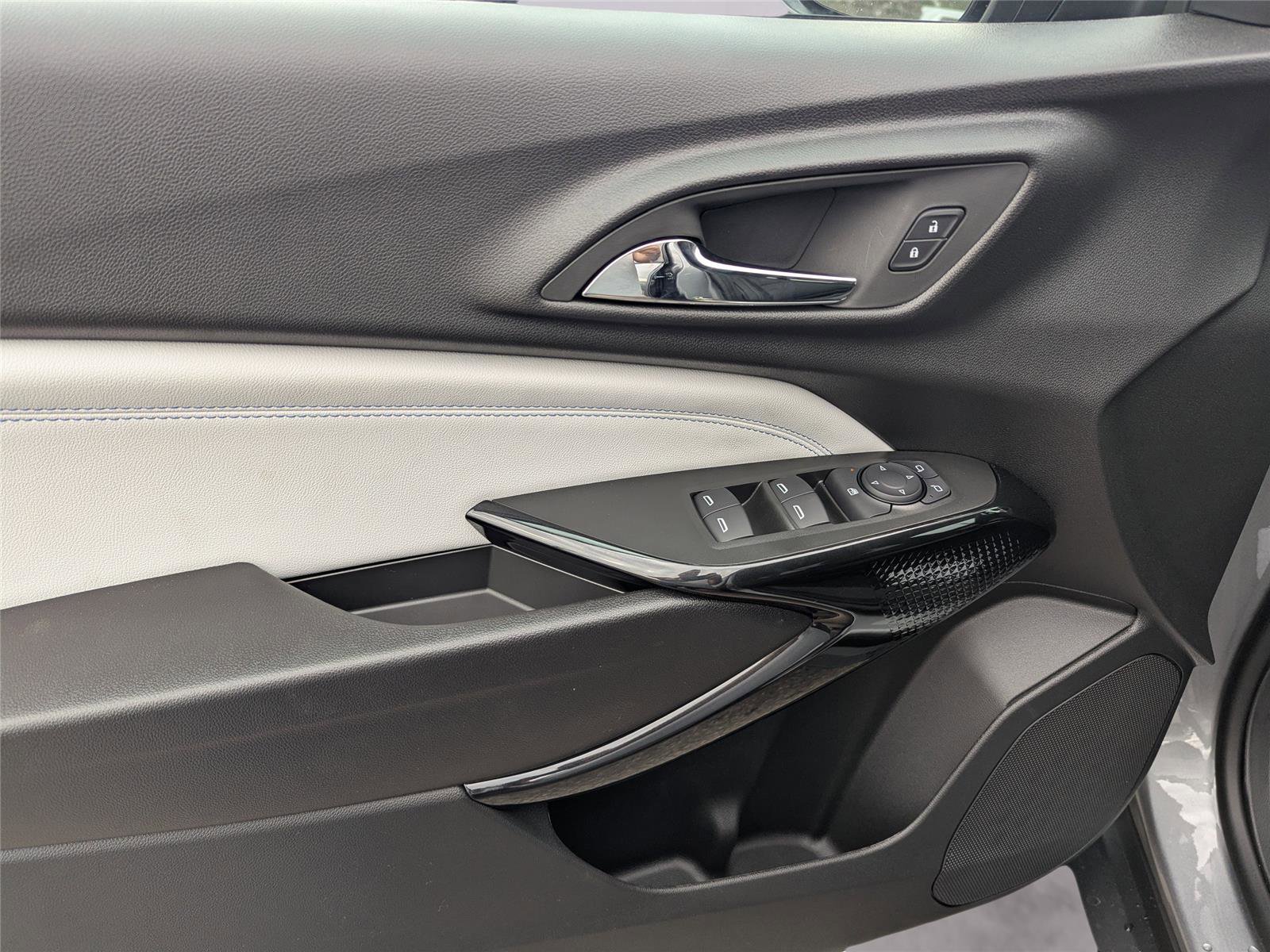 New 2026 Chevrolet Trax LT w/ Driver Confidence Package image 21