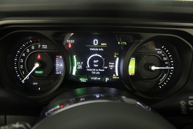 Used 2025 Jeep Wrangler Unlimited Sahara image 11