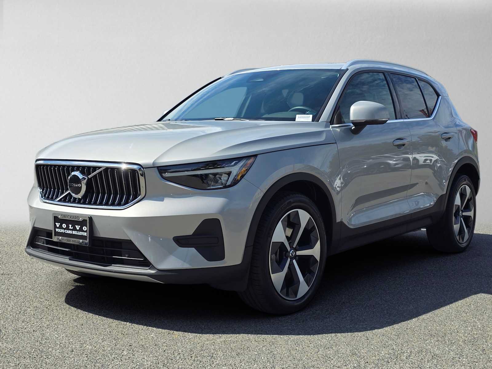 Certified 2024 Volvo XC40 B5 Core w/ Climate Package AWD/4WD image 9
