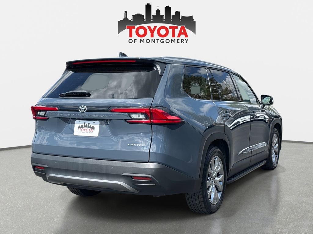 Used 2024 Toyota Grand Highlander Limited image 3