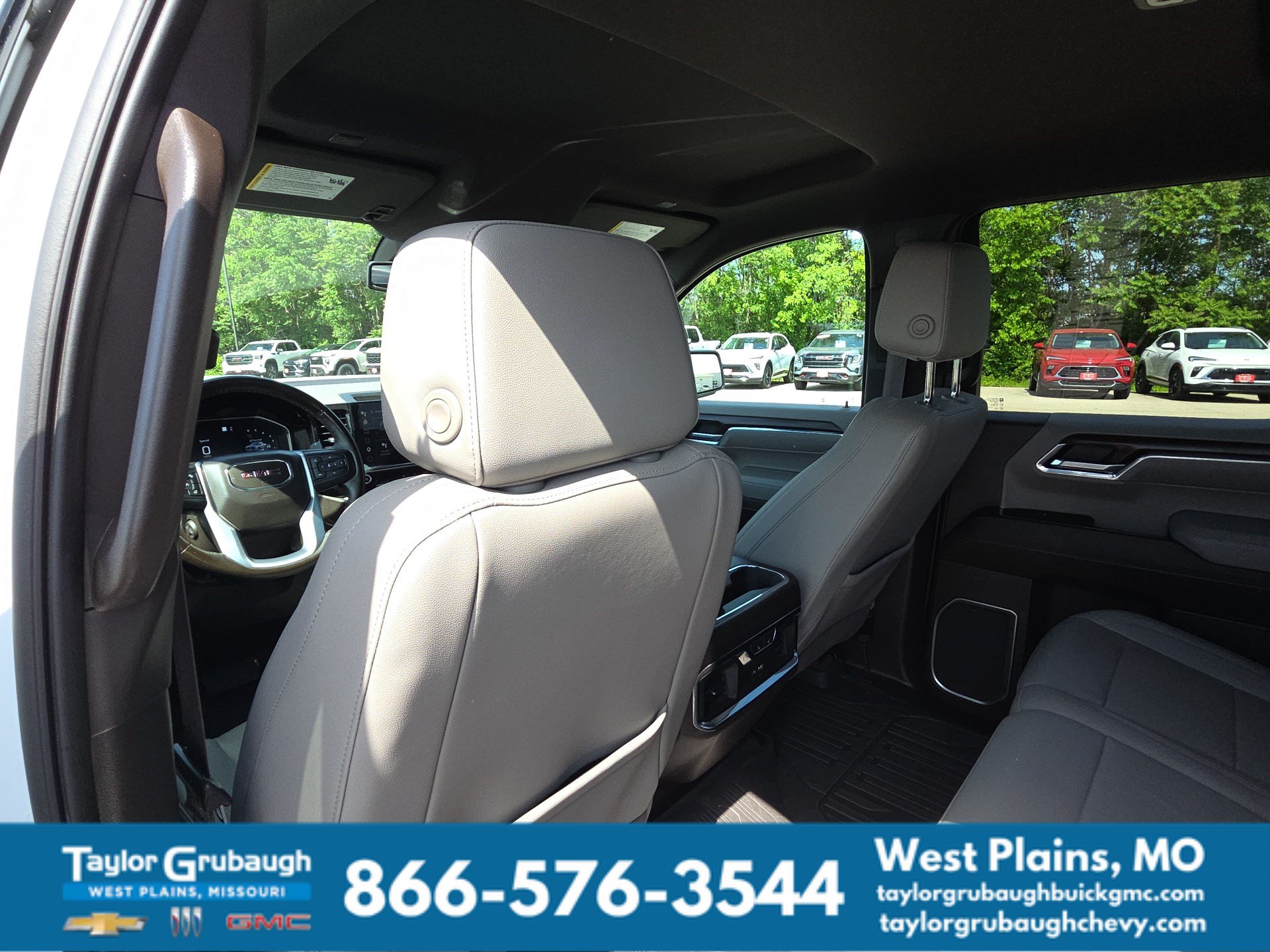 Used 2023 GMC Sierra 1500 SLT w/ SLT Premium Package AWD/4WD image 29