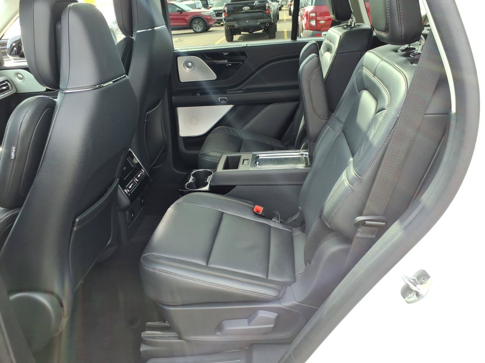 Used 2025 Lincoln Aviator Reserve w/ Equipment Group 201A AWD/4WD image 14
