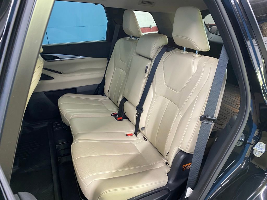 Used 2022 INFINITI QX60 Luxe image 36