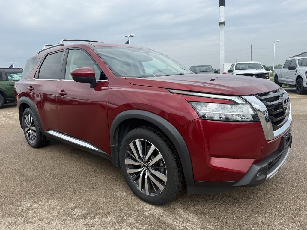 Used 2022 Nissan Pathfinder Platinum w/ Cargo Package image 2