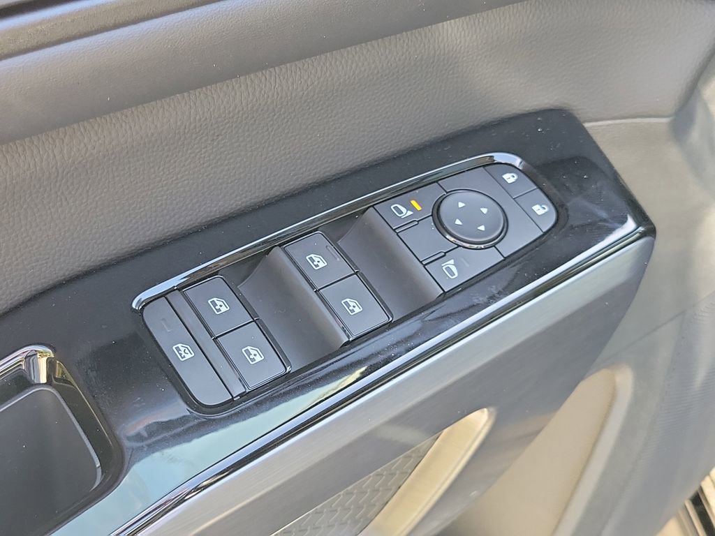 New 2026 Nissan Pathfinder SL image 22