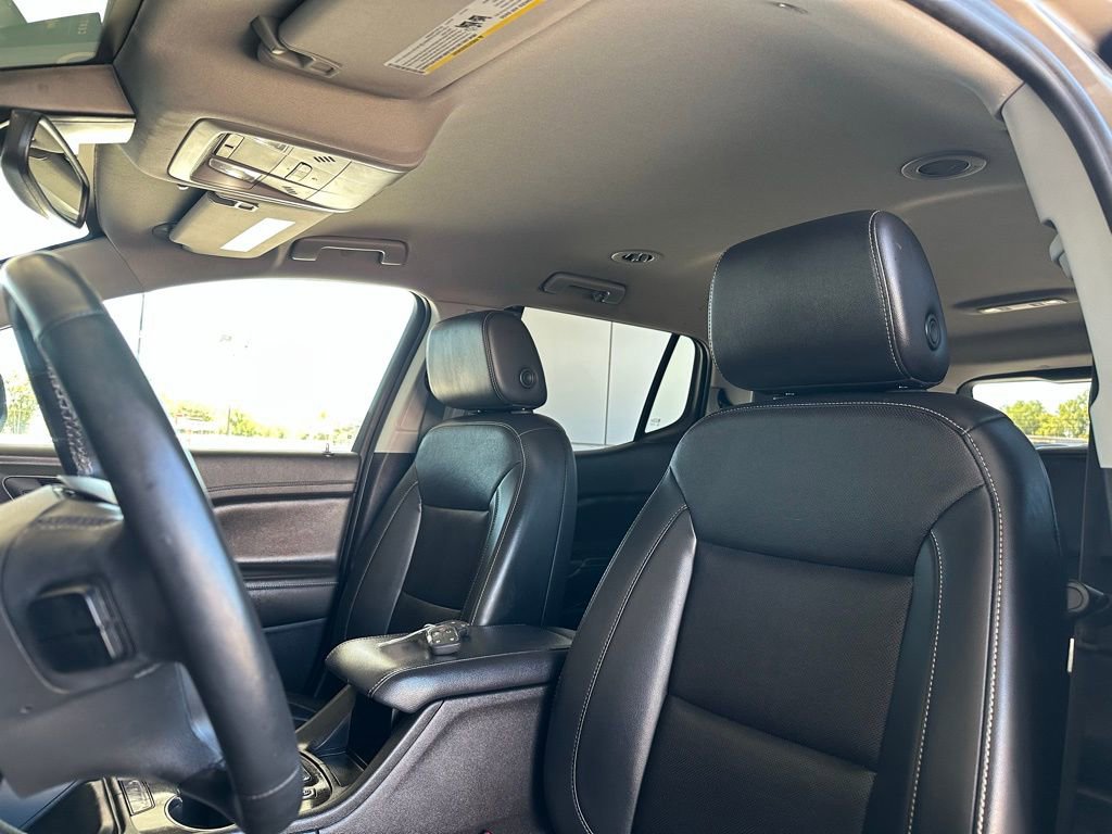 Certified 2023 GMC Acadia SLT w/ Preferred Package image 15