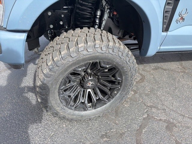 New 2026 Ford F250 Lariat w/ Black Appearance Package image 22