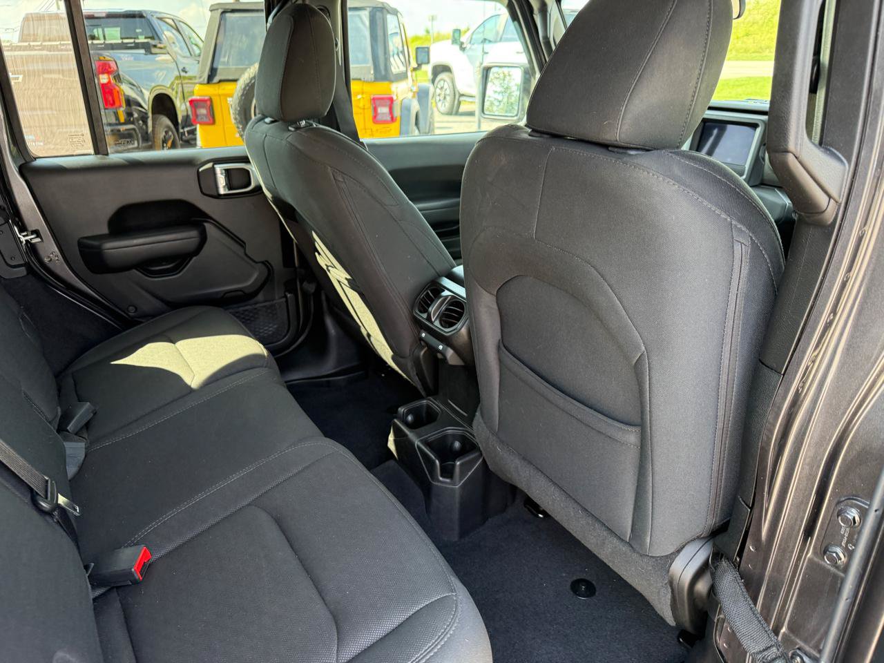 Used 2019 Jeep Wrangler Unlimited Sport S AWD/4WD image 12