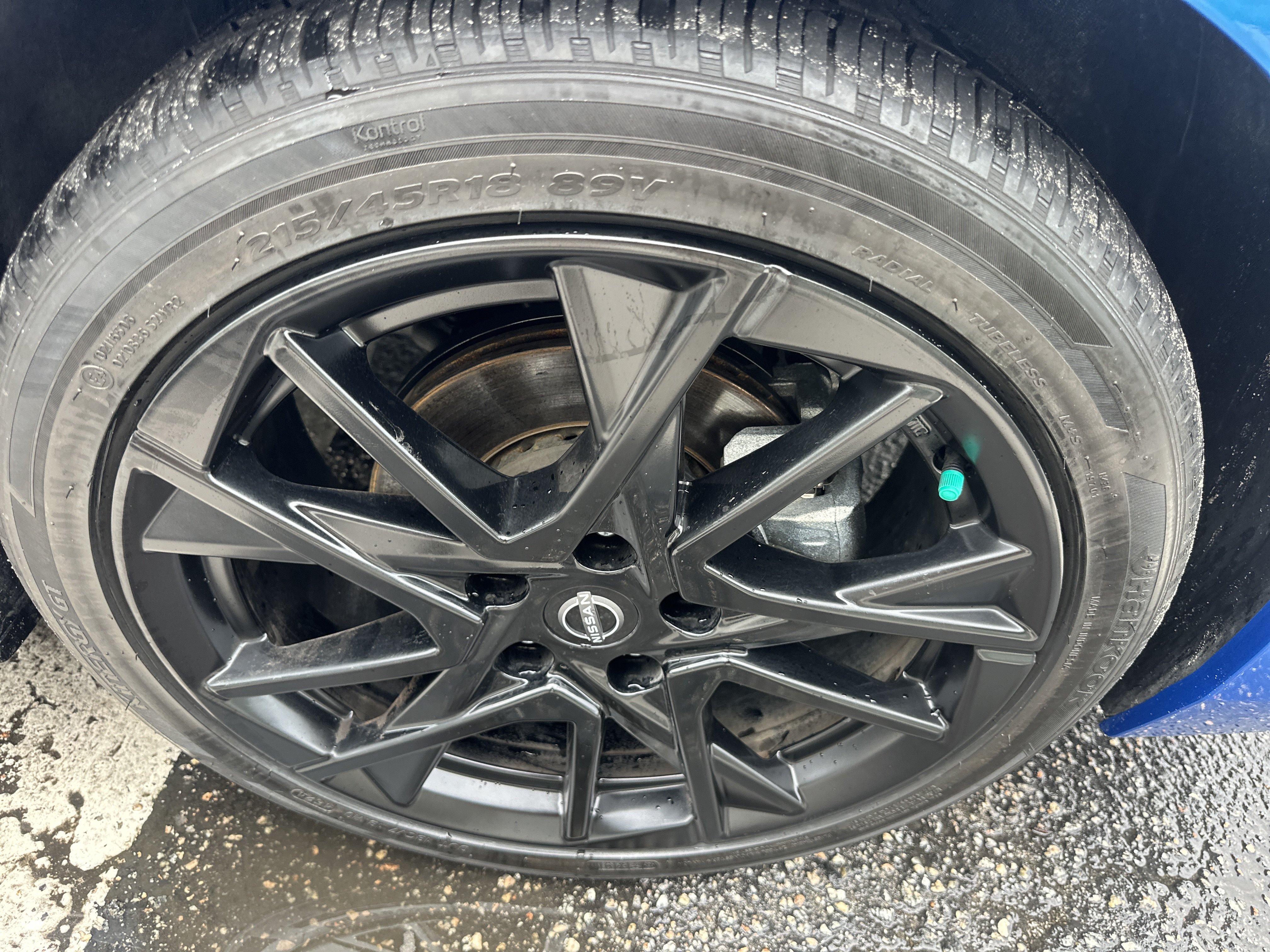 Used 2025 Nissan Sentra SR w/ Midnight Edition FWD image 2