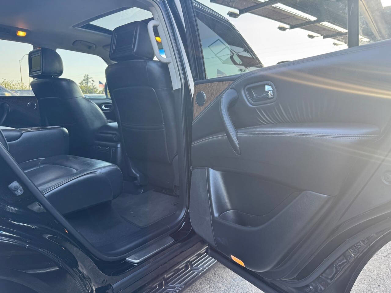 Used 2015 INFINITI QX80 2WD w/ 22" Wheel Package image 21