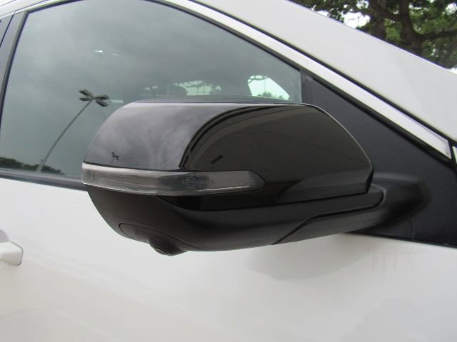 Used 2025 GMC Acadia Elevation image 23