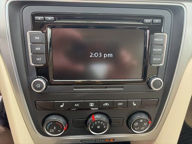 Used 2015 Volkswagen Passat 1.8T Limited Edition image 10