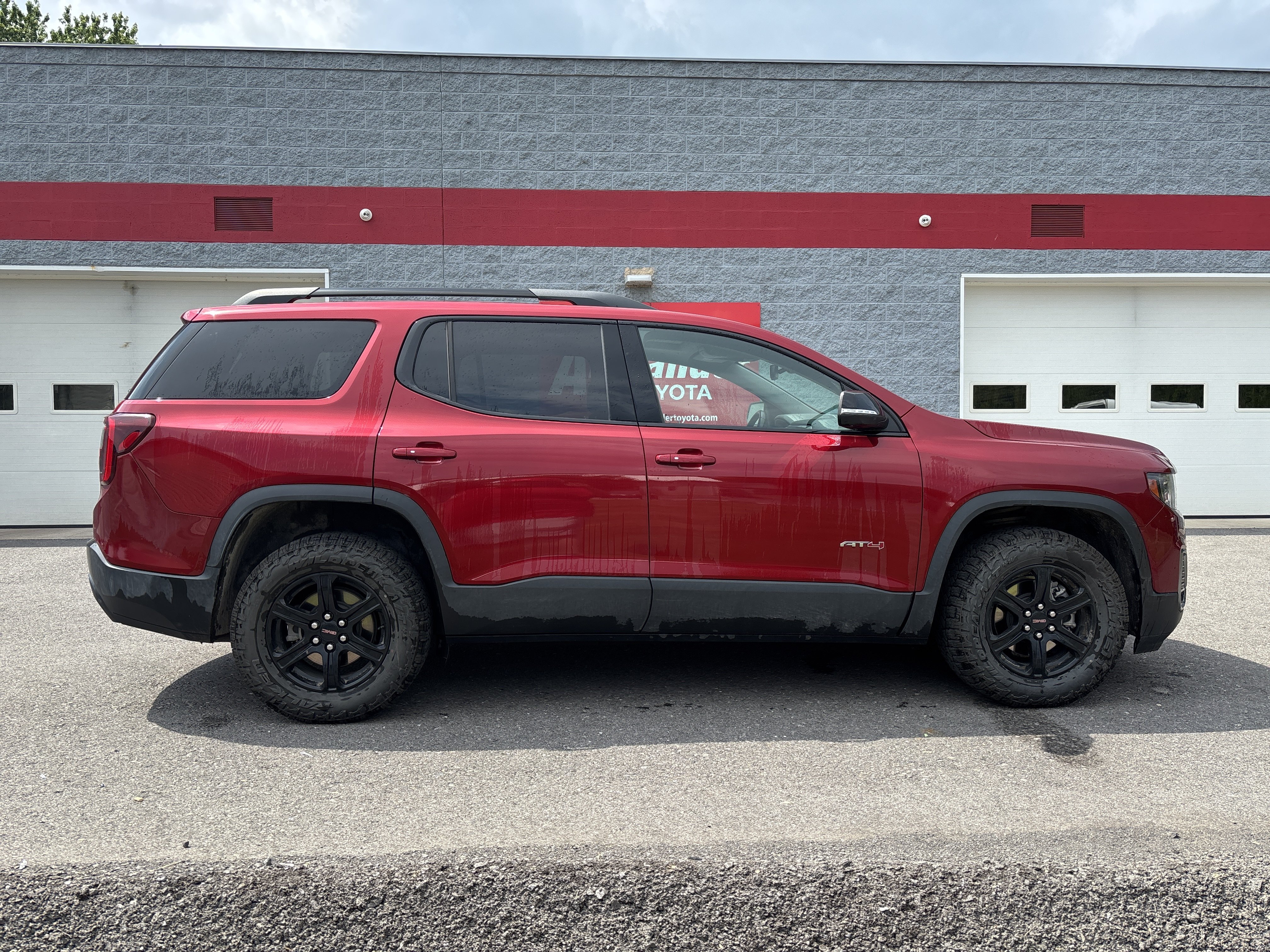 Used 2022 GMC Acadia AT4 w/ Technology Package AWD/4WD video 2