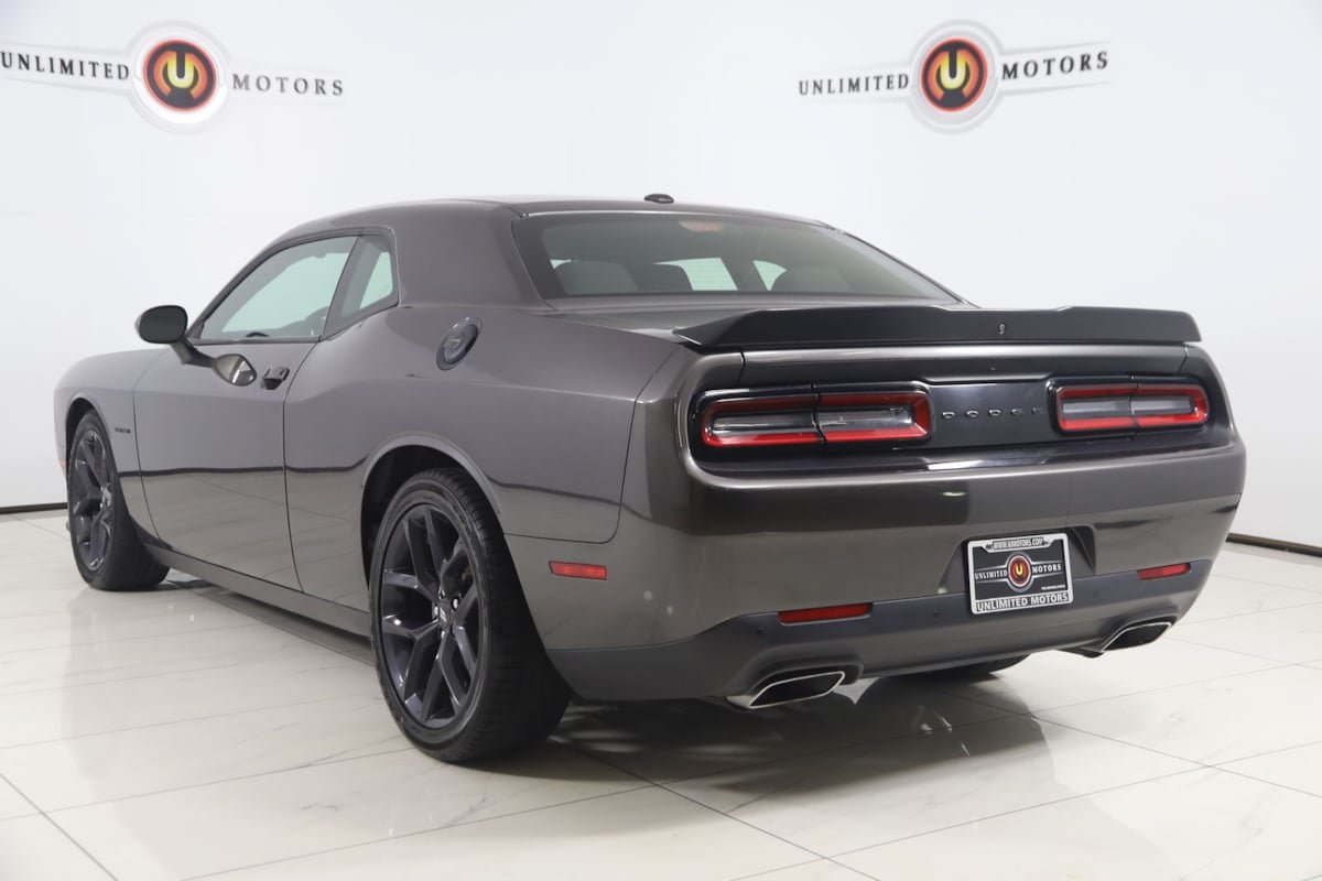 Used 2022 Dodge Challenger R/T w/ Blacktop Package RWD image 4