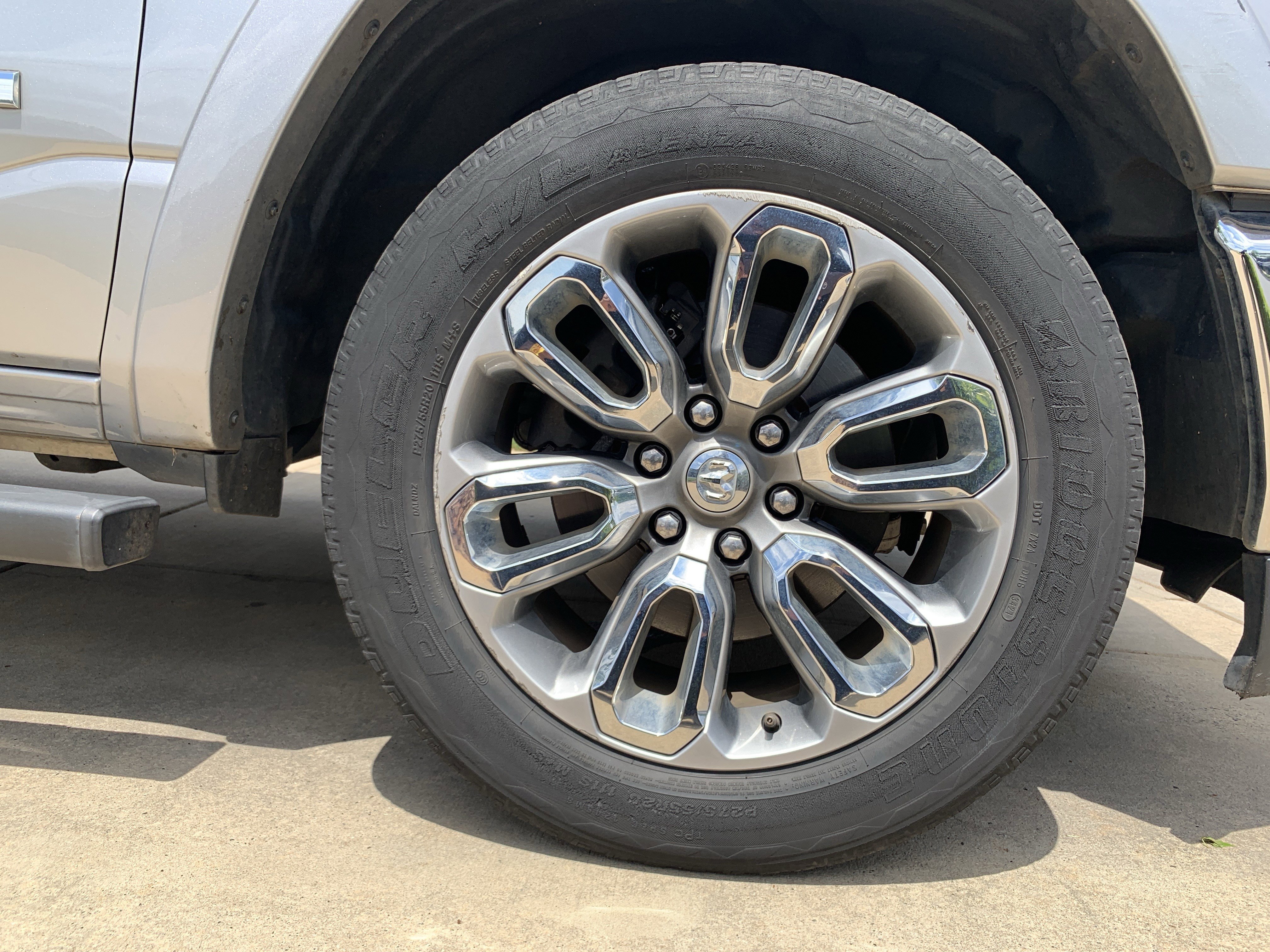 Used 2020 RAM 1500 Laramie AWD/4WD image 13