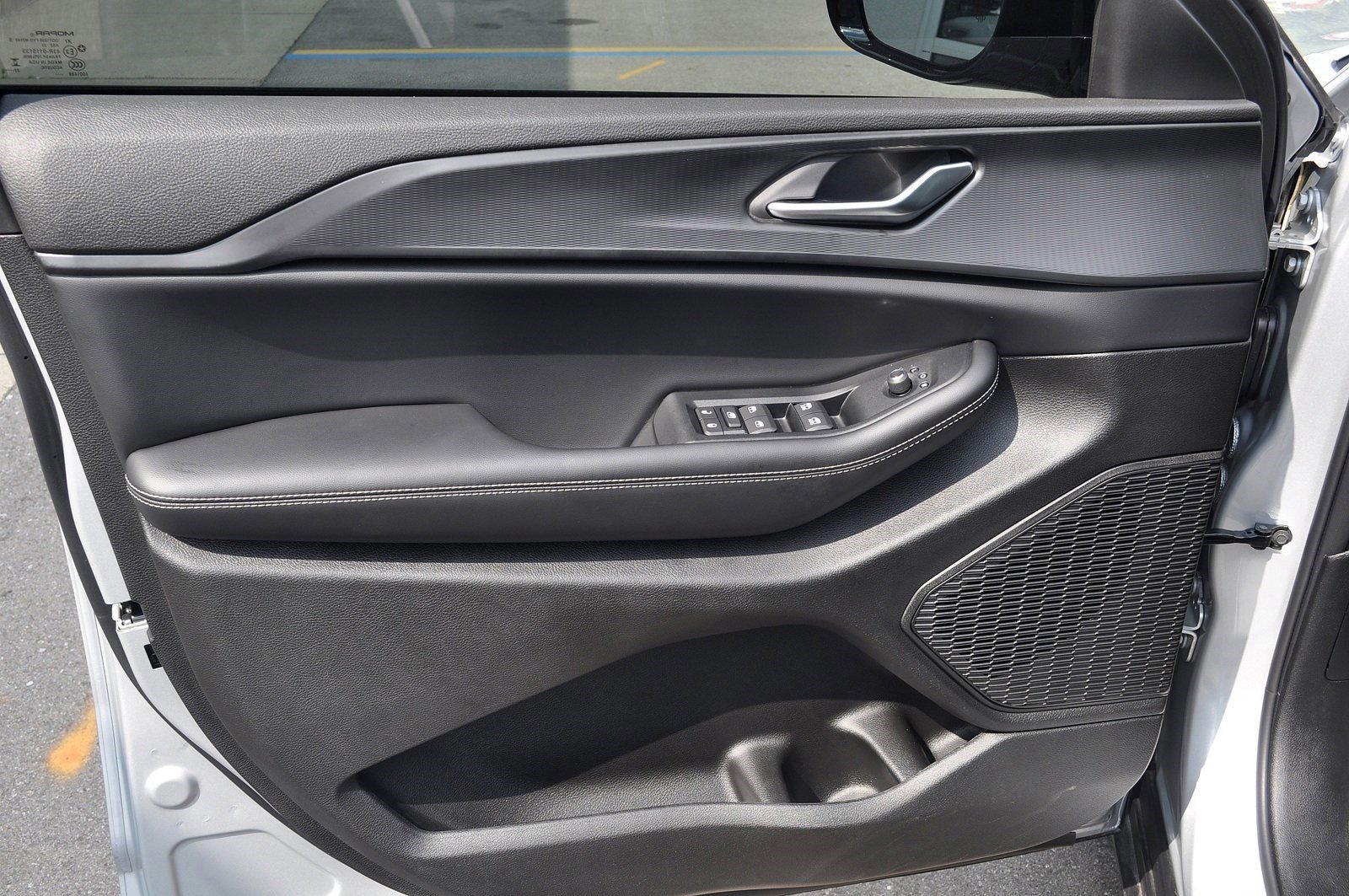 Used 2023 Jeep Grand Cherokee Altitude image 7