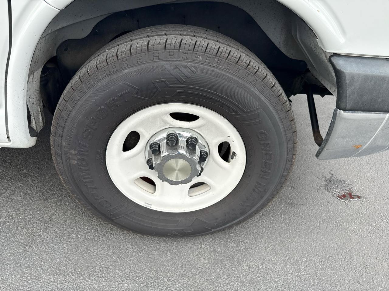 Used 2015 GMC Savana 2500 RWD image 23