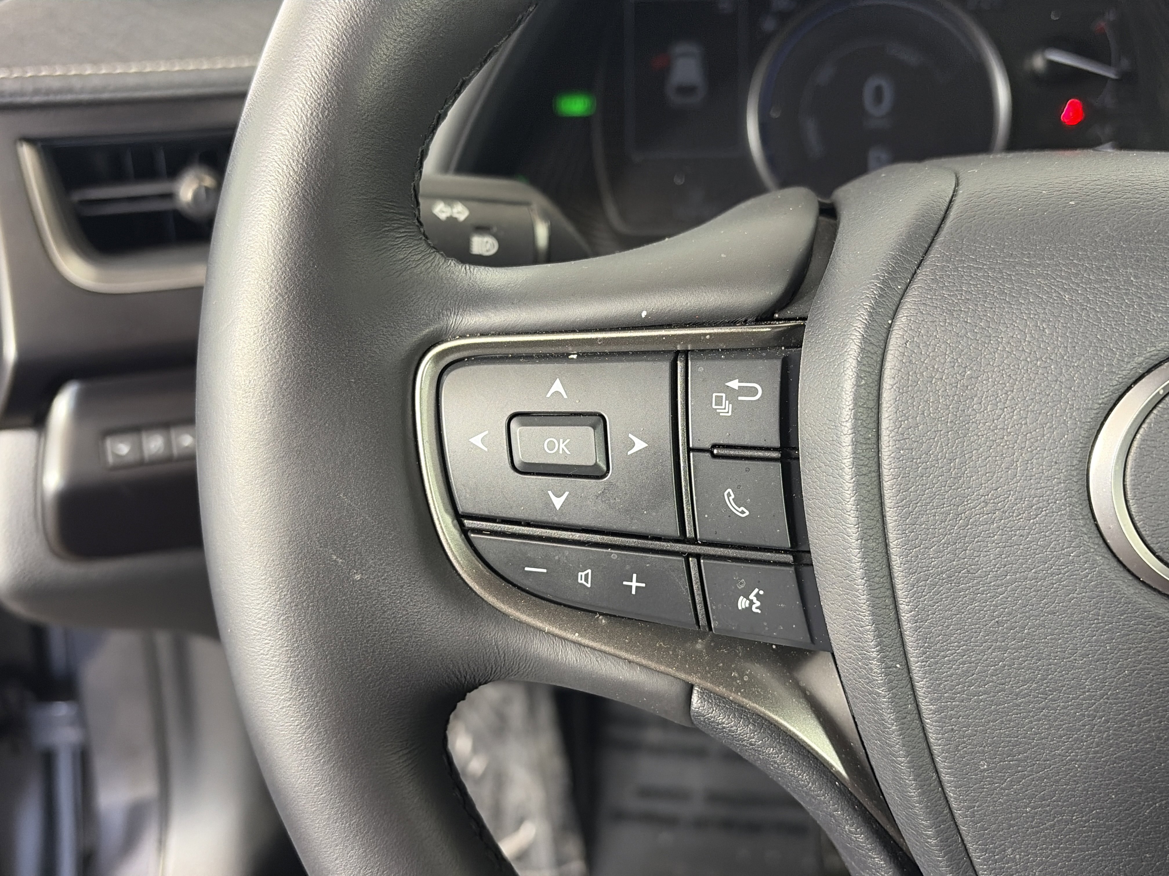 Used 2024 Lexus UX 250h AWD w/ Premium Package image 27