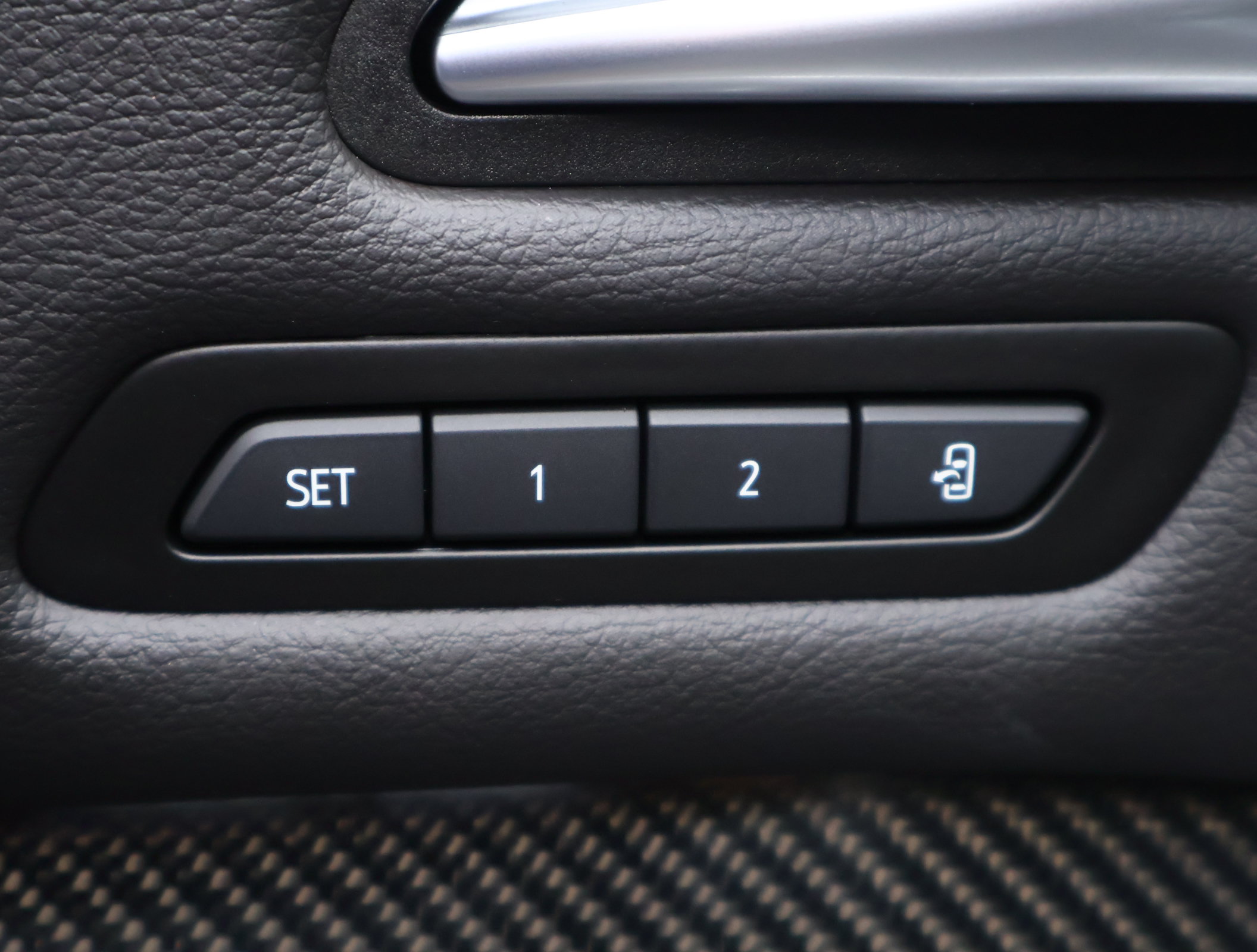 Used 2023 Cadillac XT4 Sport w/ Cold Weather Package AWD/4WD image 9