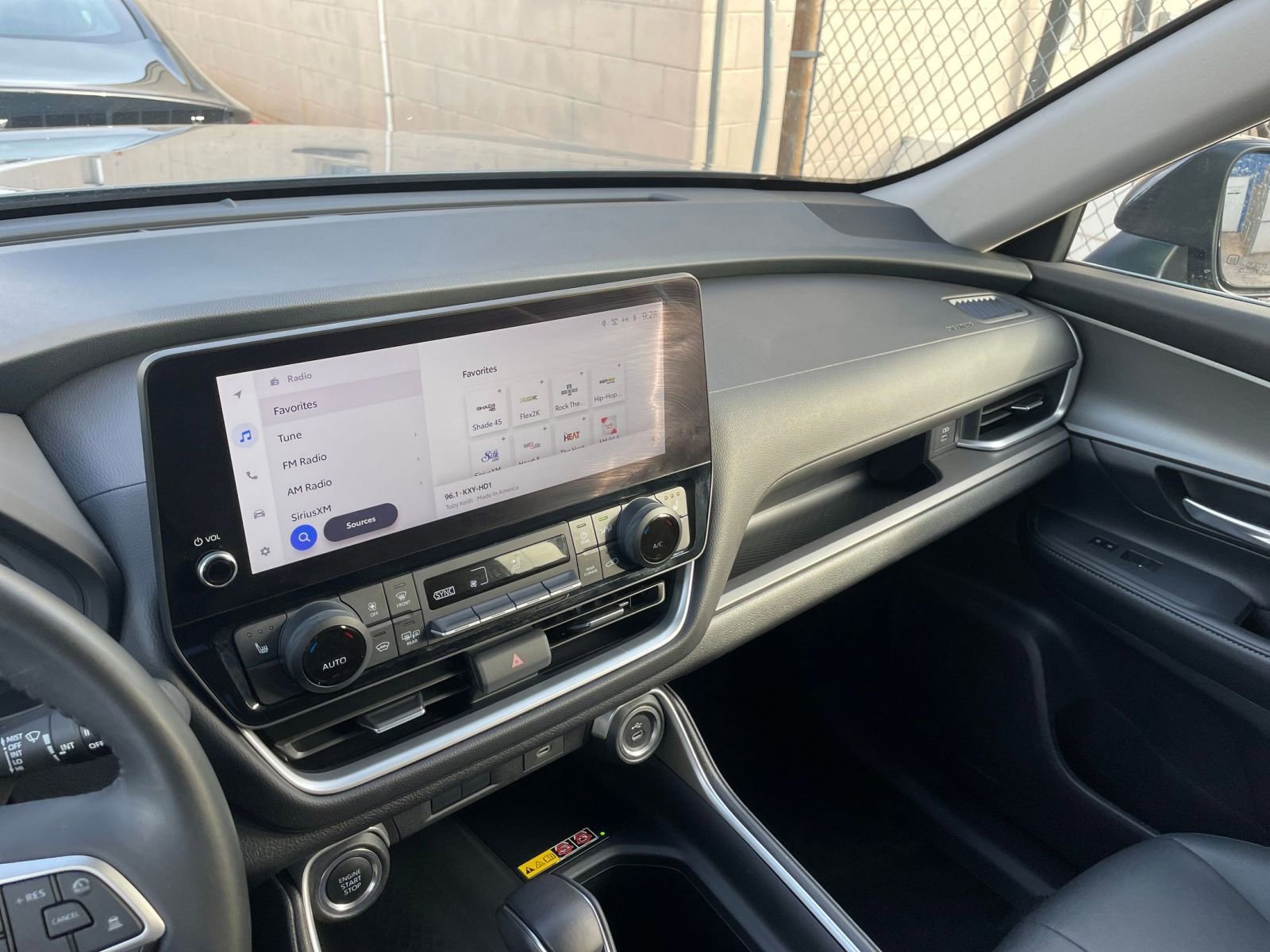 Used 2025 Toyota Grand Highlander FWD image 18