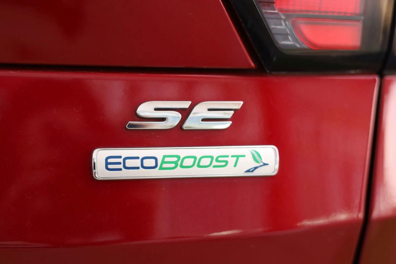 Used 2017 Ford Escape SE w/ SE Cold Weather Package image 34