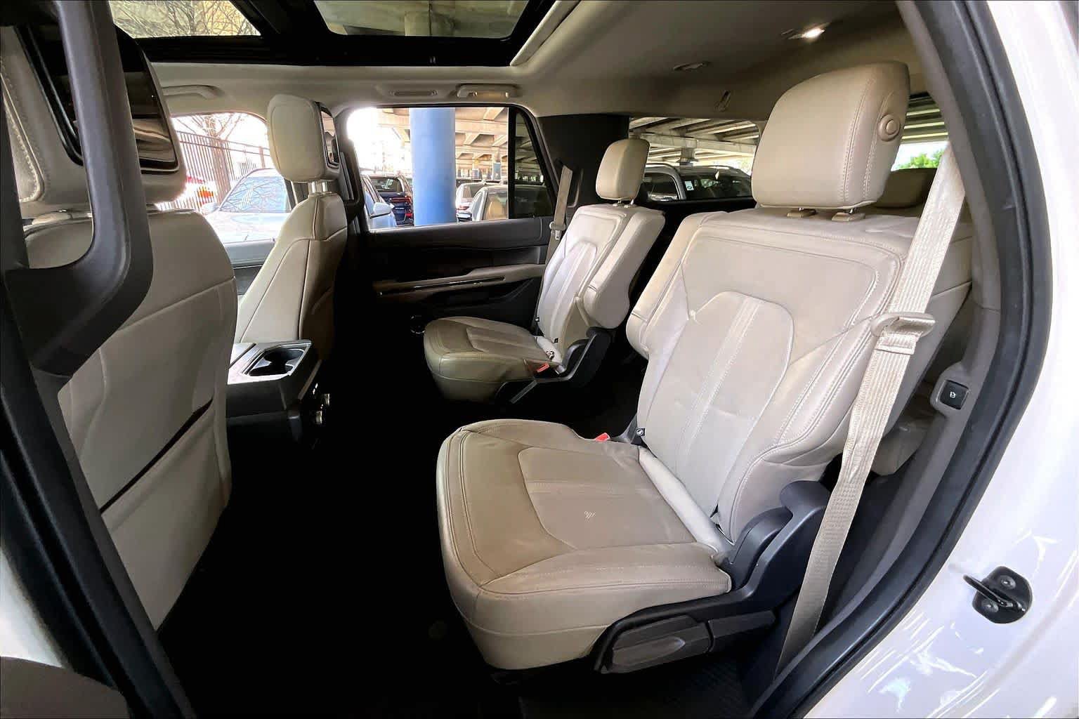 Used 2019 Ford Expedition Limited w/ Equipment Group 302A RWD image 19